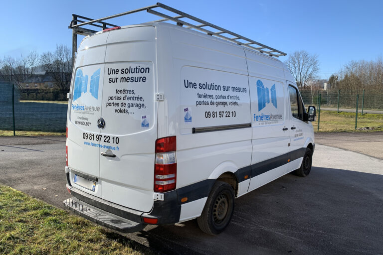 Fenetres Avenue Camion - Next publicité Vosges