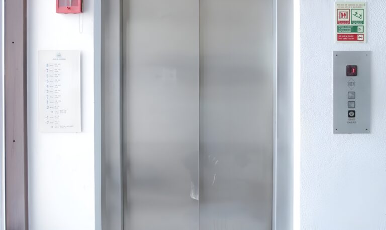 Covering porte ascenseur - Next Vosges