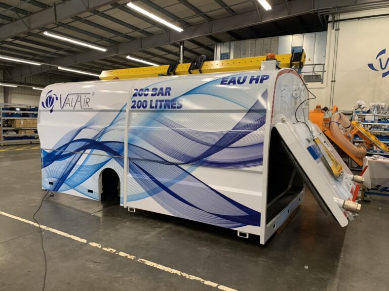 Décoration véhicule d'un caisson de camion - Next publicité tous supports